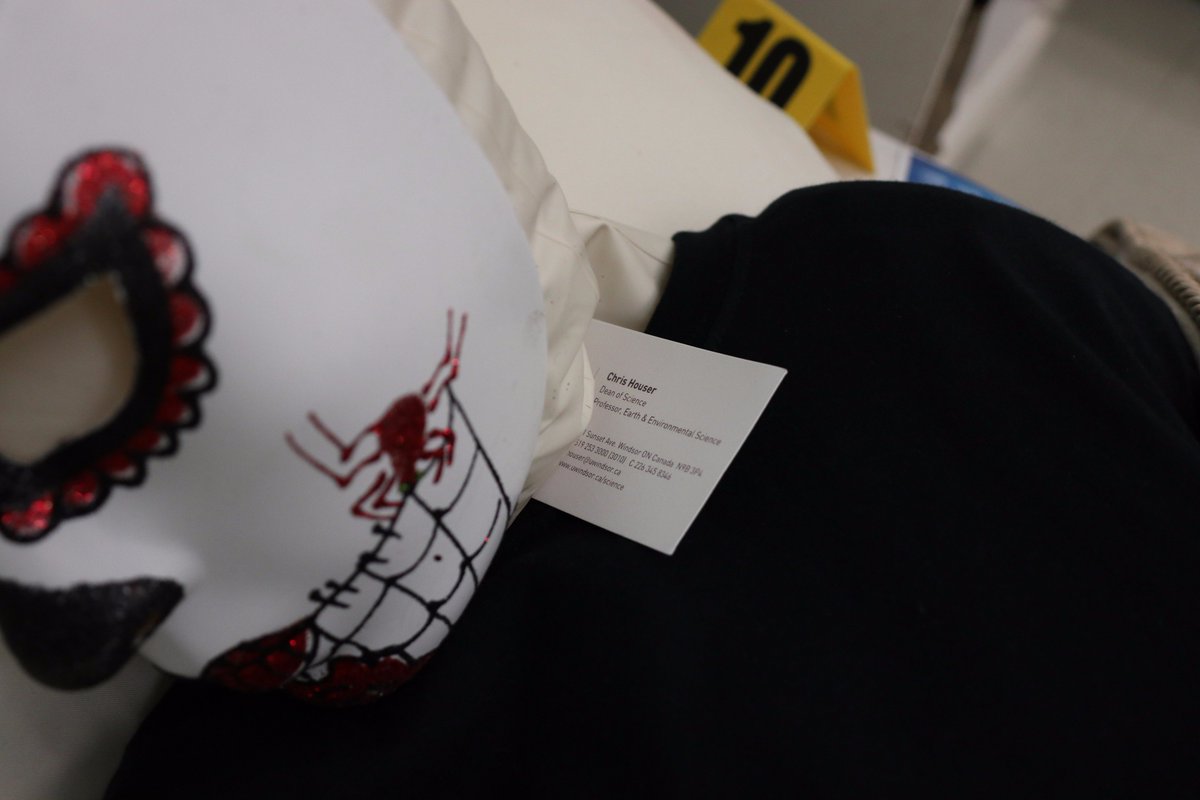 uwinscience's tweet photo. It doesn't look good for @houserchrisa @forensicuwindso Mock Crime Scene. #DustingForPrints #HeDidIt #Guilty #LaunchNoShow #WindsorScience https://t.co/zDuwNHuRXj