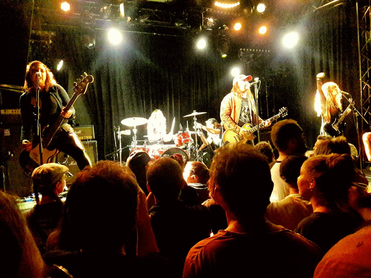 GaelHervePhoto's tweet photo. #nashvillepussy on stage at @LeFerrailleur #nantes #beer #friends #smartphone #toujoursapoil #photodemerde #menfous #neverdead https://t.co/B3vPP5yuCg