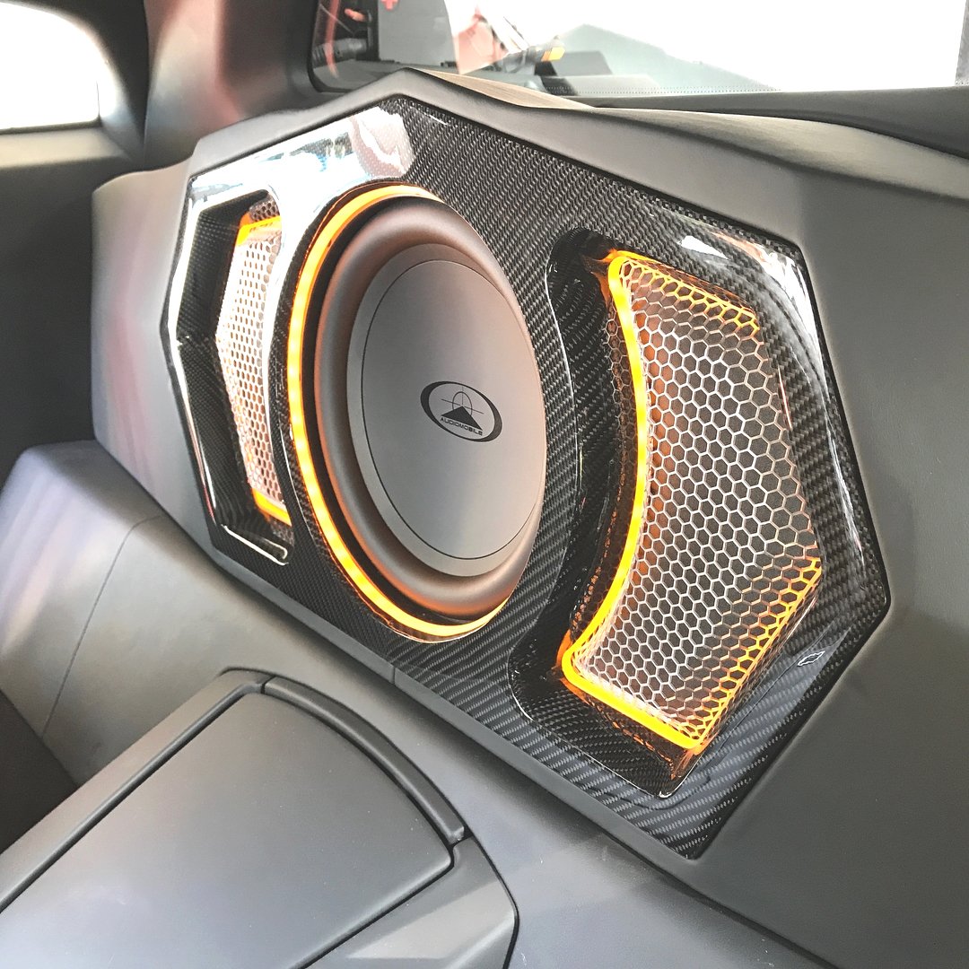 car_stereo_org's tweet photo. Repost from @incridez
#aventador #lamborghini #carbonfiber #autosound #lsw2017 #audiomobile #vancity #luxury #edgelite #orange #thoselines https://t.co/CRcofz66GF