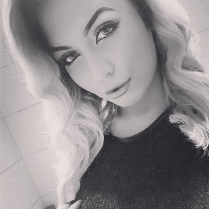 Watch Daisy Dillon's leaked NSFW photo on TwXstars