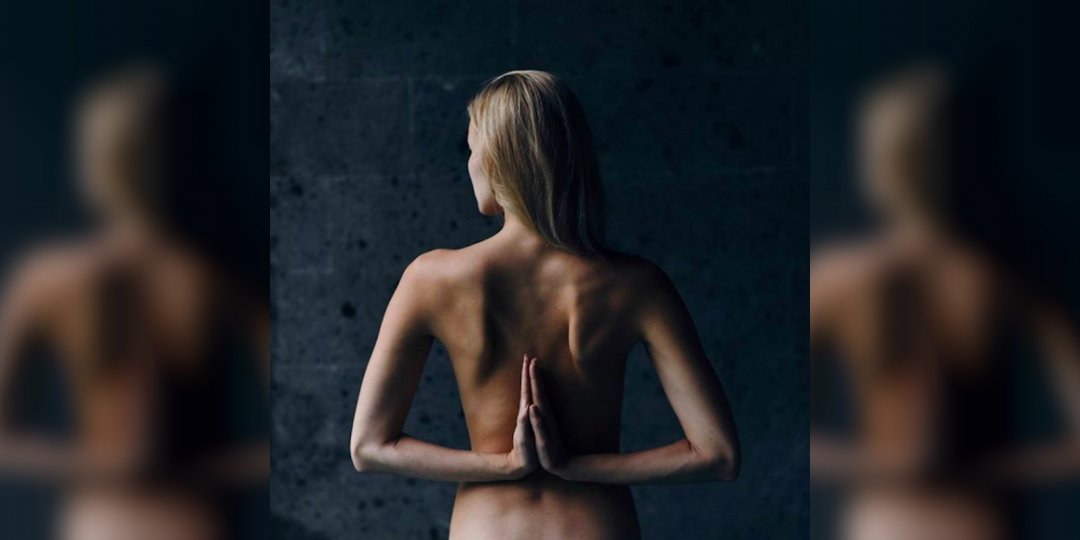 theyogaday's tweet photo. Would you try naked yoga?
https://t.co/5Q0TkM2VZt https://t.co/EMYn8eWYed