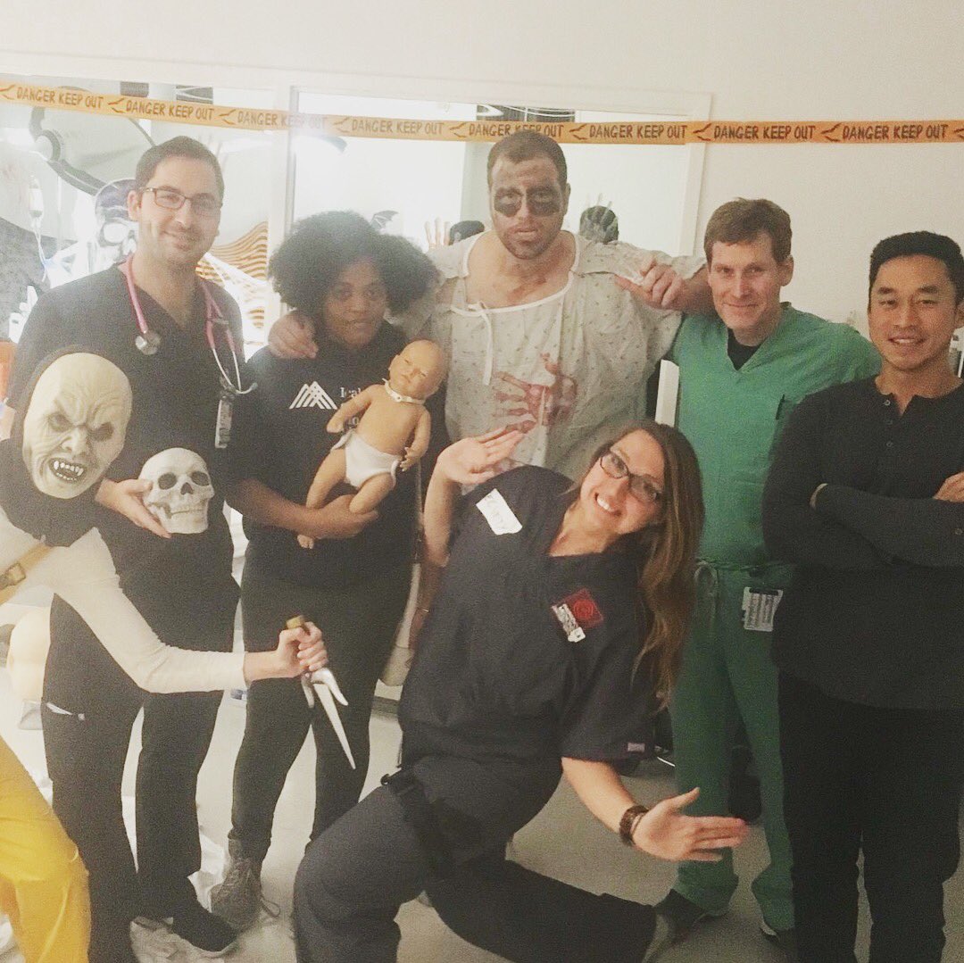 ALMannixMD's tweet photo. EM Halloween Escape Room sim with these awesome #RushEM interns! #RushEMSim #EMConf #Simulation @JPHoffmanMD @SHockEMSim @RushEmergency https://t.co/Qy5veox324