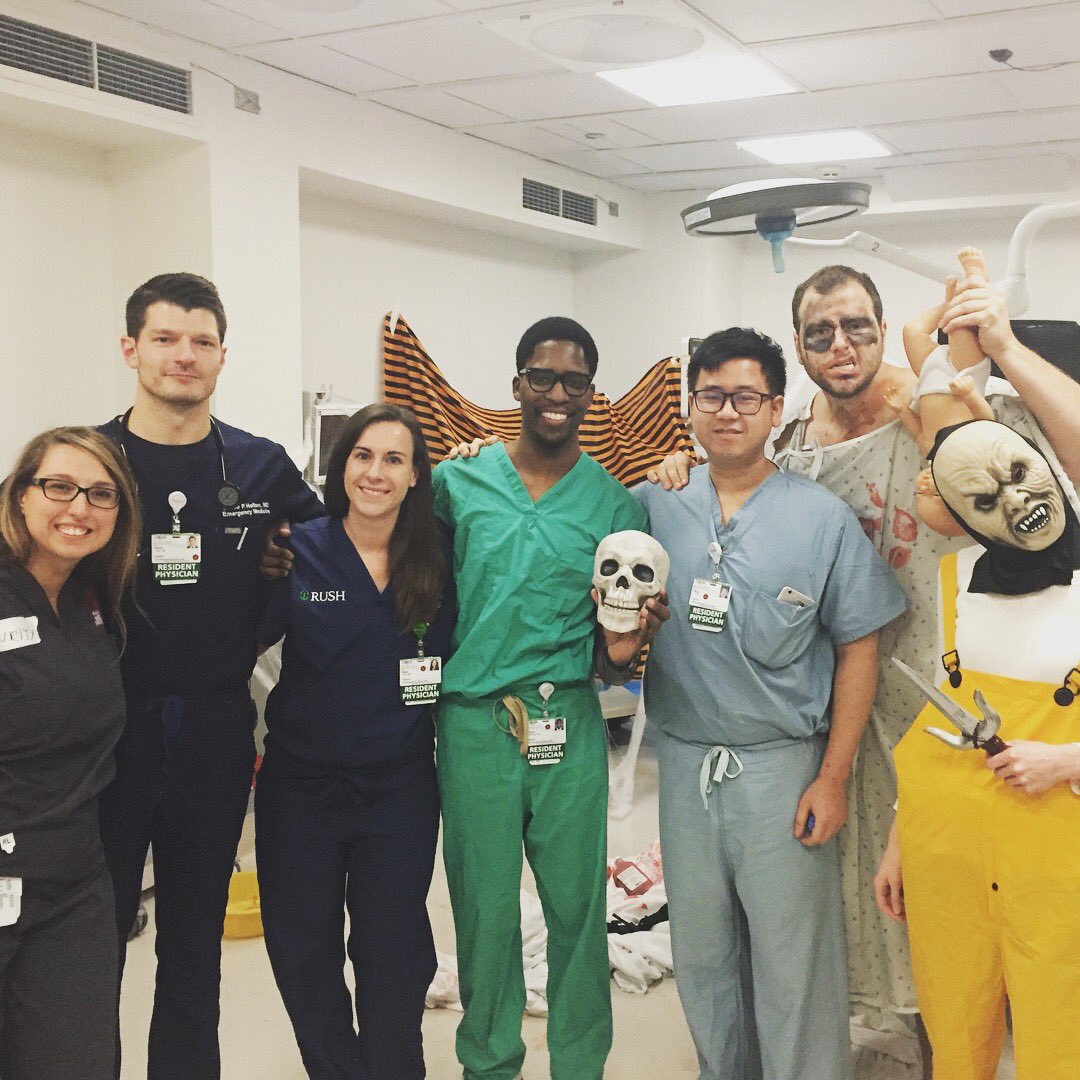 ALMannixMD's tweet photo. EM Halloween Escape Room sim with these awesome #RushEM interns! #RushEMSim #EMConf #Simulation @JPHoffmanMD @SHockEMSim @RushEmergency https://t.co/Qy5veox324
