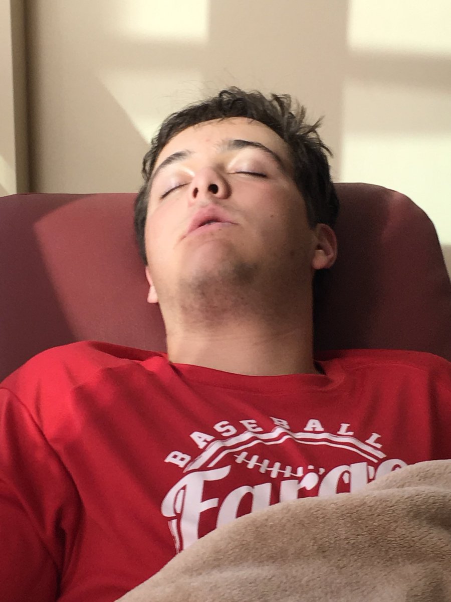 21dtrain's tweet photo. #wisdomteeth are out. #sleepitoff #needsomeTLC https://t.co/yHGSLHH7sd