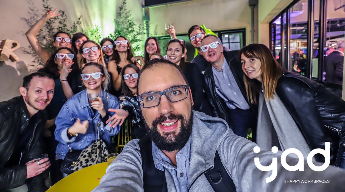 nicolas_maugery's tweet photo. Petit Selfie https://t.co/yAZyF9S9Vd &amp; Friends à la soirée d'inauguration de l'espace de coworking @Nextdoor_fr de neuilly. https://t.co/RGwH6FHjMJ
