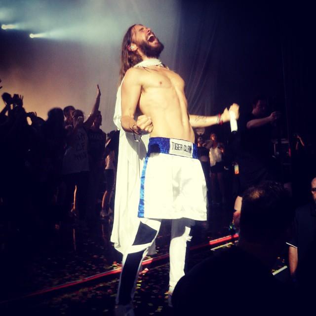 PSKWAD's tweet photo. Hoje faz 3 anos do 2º show da LLF+D Tour no Rio de Janeiro.  Quem curtiu esse showzaço ao vivo? (3) #Echelon #30SecondsToMars #MARSInBrazil https://t.co/jq8fHBqefe