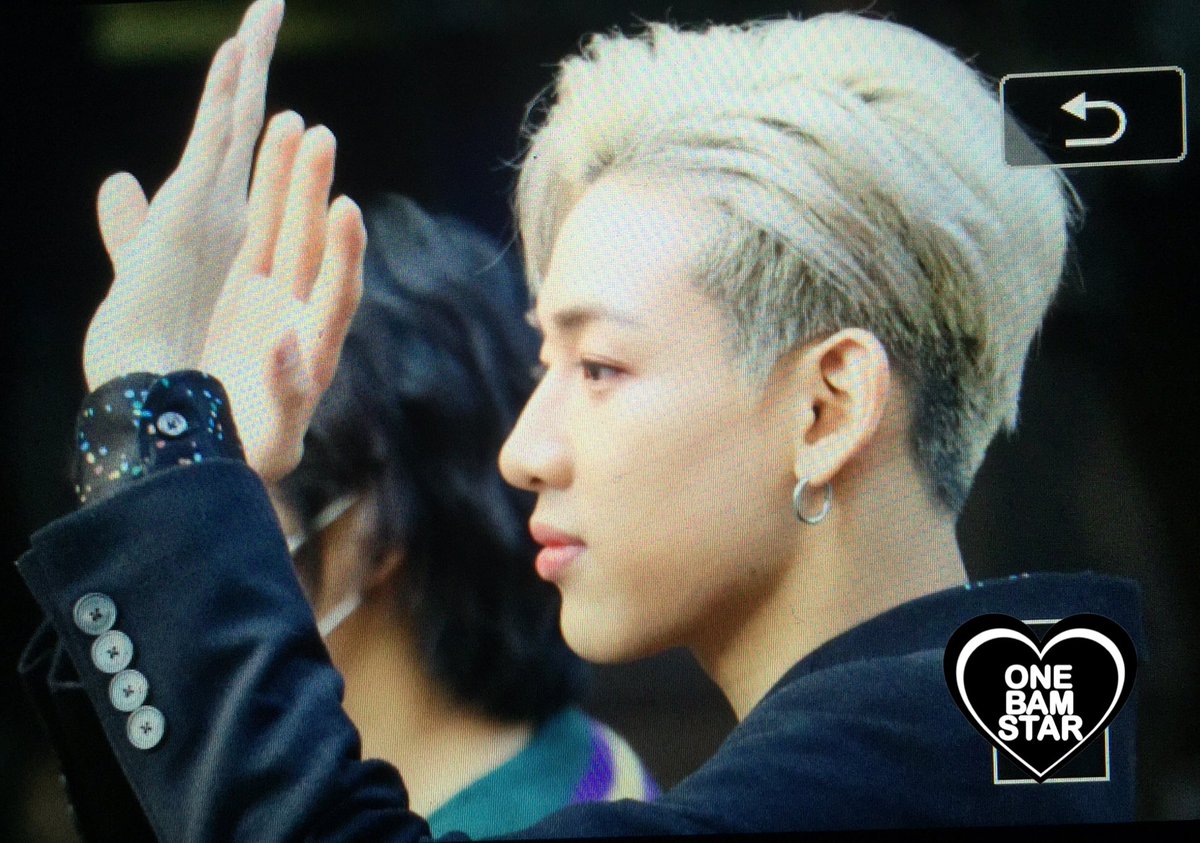 one_bam_star's tweet photo. 💓 171020 뮤뱅출근
💓 #뱀뱀 #BamBam #GOT7 
💓 @BamBam1A https://t.co/AgorueXmZh