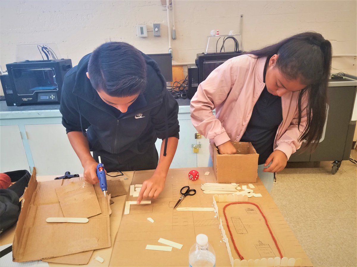 MakerEdOrg's tweet photo. Our #MakerVISTA members work to create opportunities for #makered in schools & communities. Read about their impact: https://t.co/Gt5VFSqGEl https://t.co/dguOmLFV67