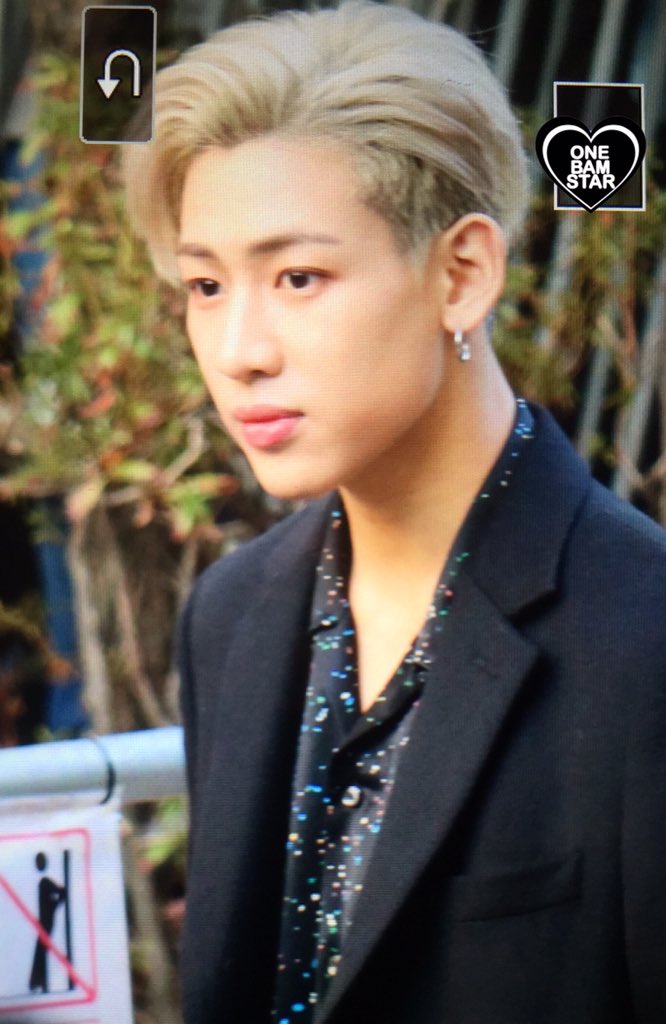 one_bam_star's tweet photo. 💓 171020 뮤뱅출근
💓 #뱀뱀 #BamBam #GOT7 
💓 @BamBam1A https://t.co/1S63rPhoEk