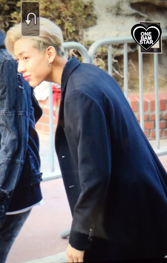 one_bam_star's tweet photo. 💓 171020 뮤뱅출근
💓 #뱀뱀 #BamBam #GOT7 
💓 @BamBam1A https://t.co/1S63rPhoEk