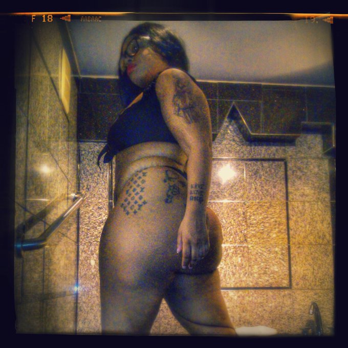 The queen is back ~~~ https://t.co/ac8INUWJj1 https://t.co/kHFn7zVs39<a href="/tag/wow"class="tags"><span>#wow</span></a><a href="/tag/deepthroat"class="tags"><span>#deepthroat</span></a>