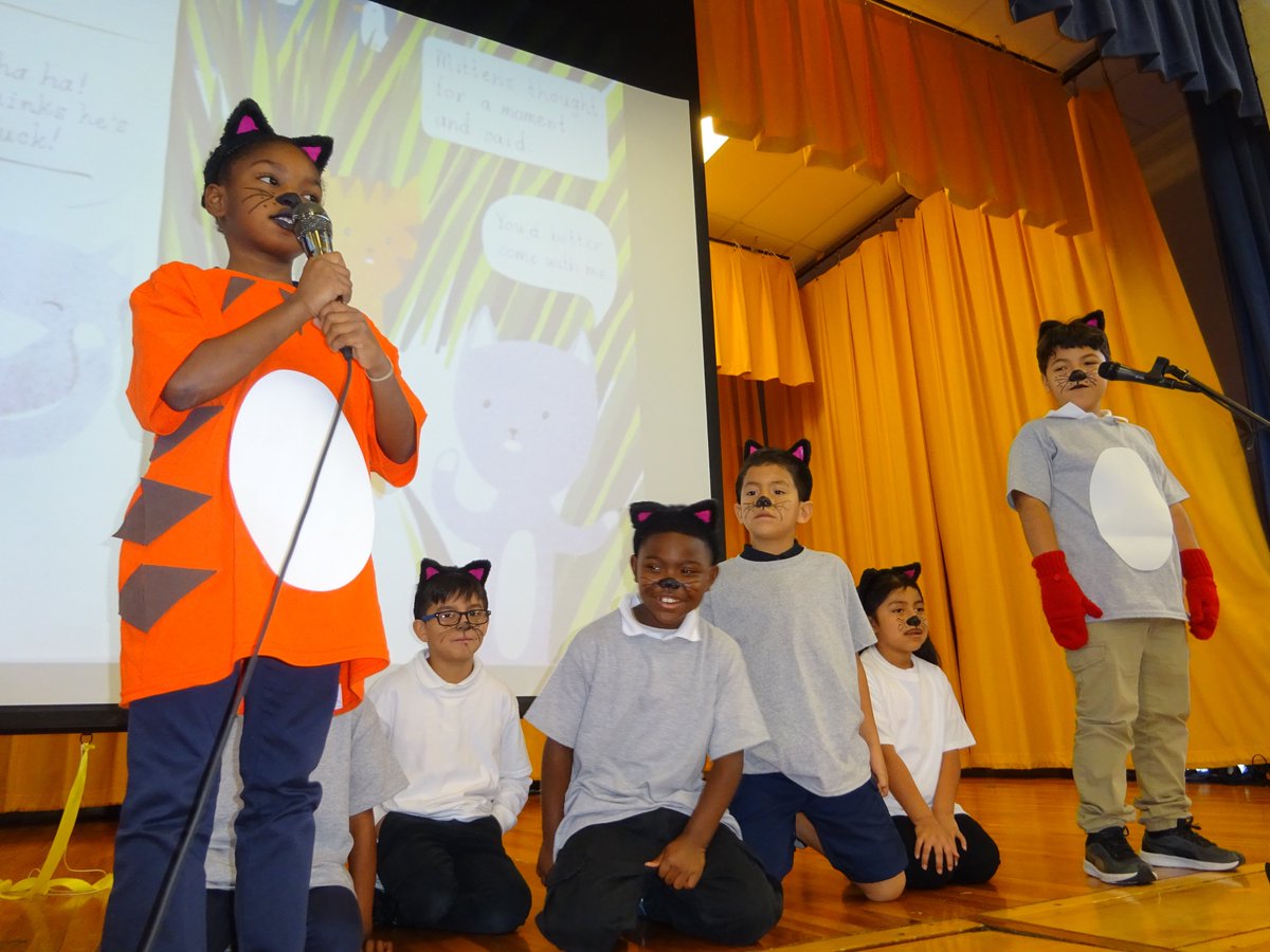 meorff's tweet photo. Bringing Quackers to life with actors, singing, props, and instruments #ReadfortheRecord https://t.co/I89zg0AgvC
