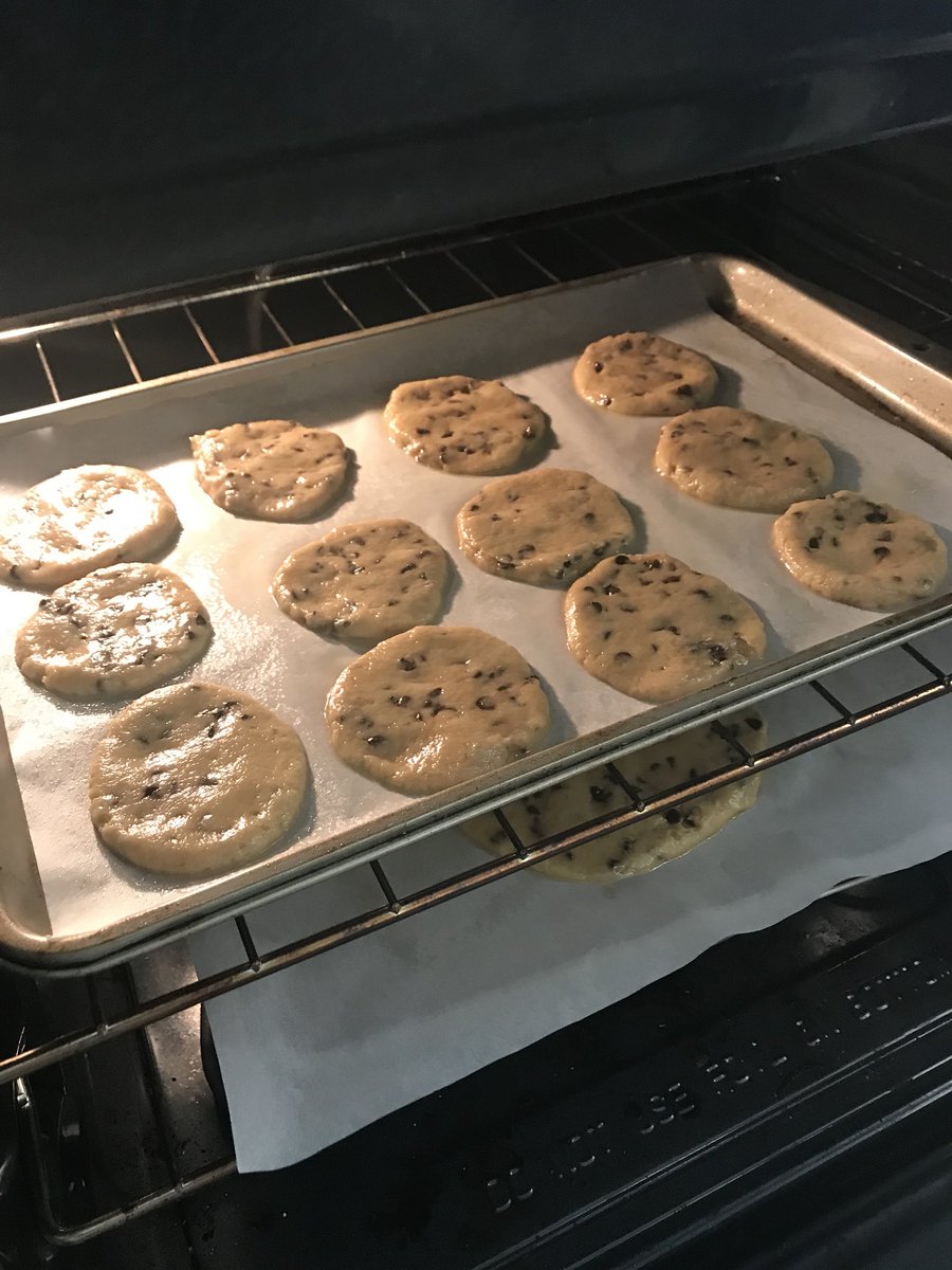 MrsTenzer's tweet photo. Exploring #vegan cookie dough #itsoktoeatthebatter #smsfacs #scarsdalemspride https://t.co/MZ5qb4I6gZ