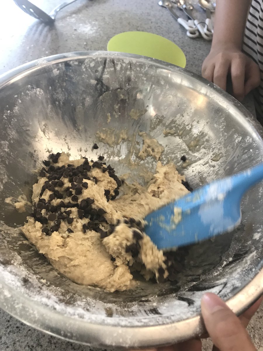 MrsTenzer's tweet photo. Exploring #vegan cookie dough #itsoktoeatthebatter #smsfacs #scarsdalemspride https://t.co/MZ5qb4I6gZ