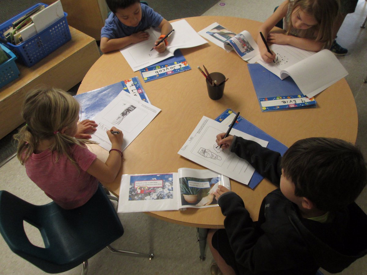 AKinderPlace's tweet photo. Writers at work on the Fall writing assessment  #amkindergarten #pmkindergarten #writingworkshop #TCRWP https://t.co/BinC7T8ecW