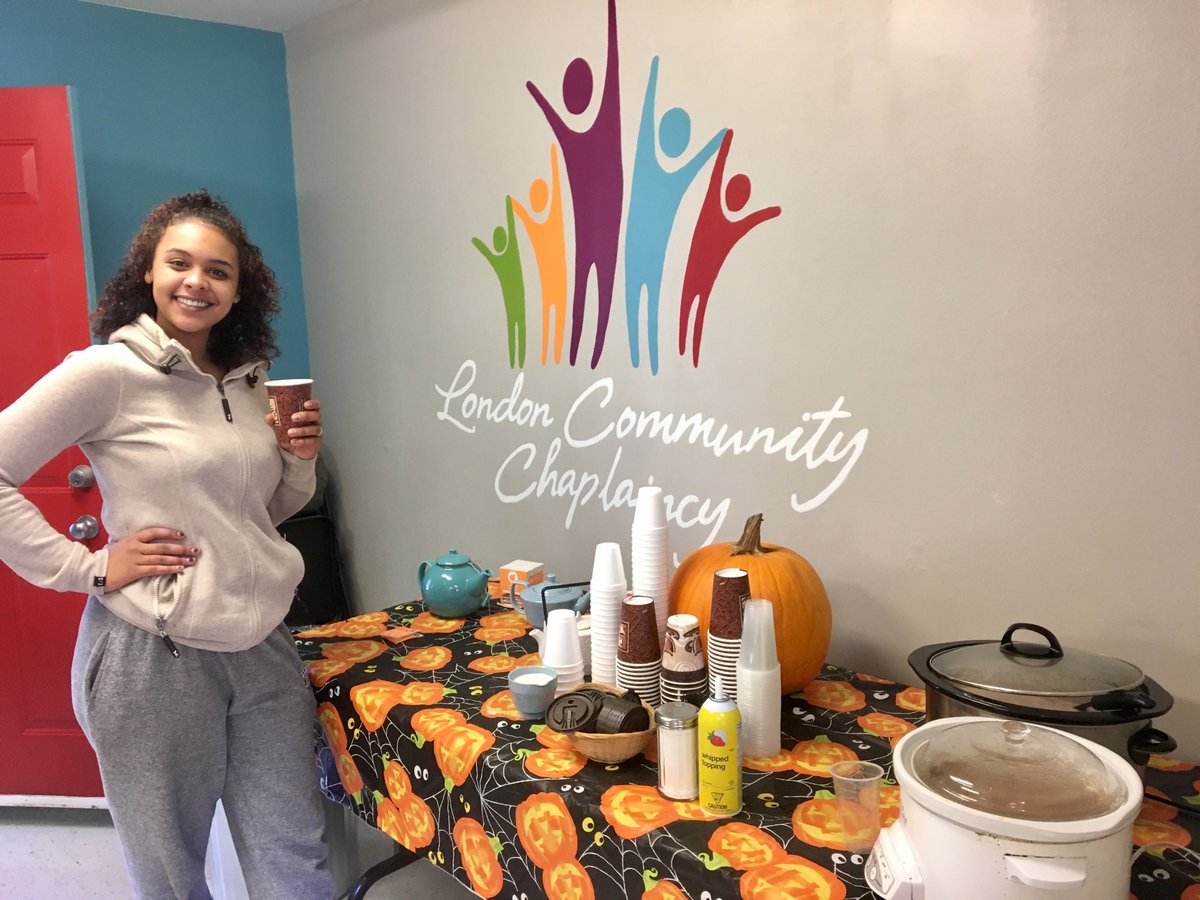 HealthZoneNPLC's tweet photo. Lots of pumpkin goodies for Southdale complex residents and agencies in the community with #HealthZoneNPLC and #SouthdaleChaplaincy https://t.co/643x5TOdRZ