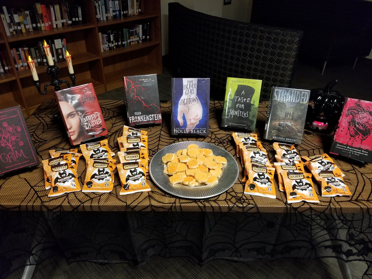 JRLibrarian's tweet photo. Scary stories at the #MELSlibrary #HorrorInTheLibrary @MetropolitanELS https://t.co/1EIAqEYcuL