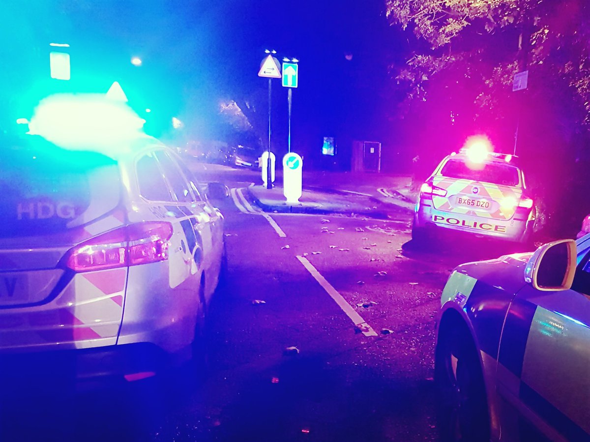 MPSHackney's tweet photo. #ResponseE call to male stabbed N16. 2 males arrested for GBH. 2 Victims with non life threatening injuries treated by @Ldn_Ambulance https://t.co/CZODPXovhh