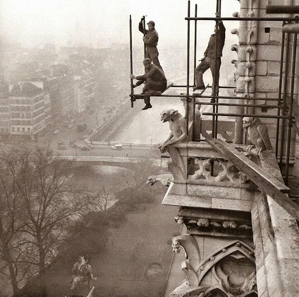 WScaffolding's tweet photo. Workers on rickety scaffolding during the restoration of Notre Dame, Paris, 1952.
　WORLD safety scaffolding for sale,https://t.co/lOPqSbfhck https://t.co/roZF3tLeQm