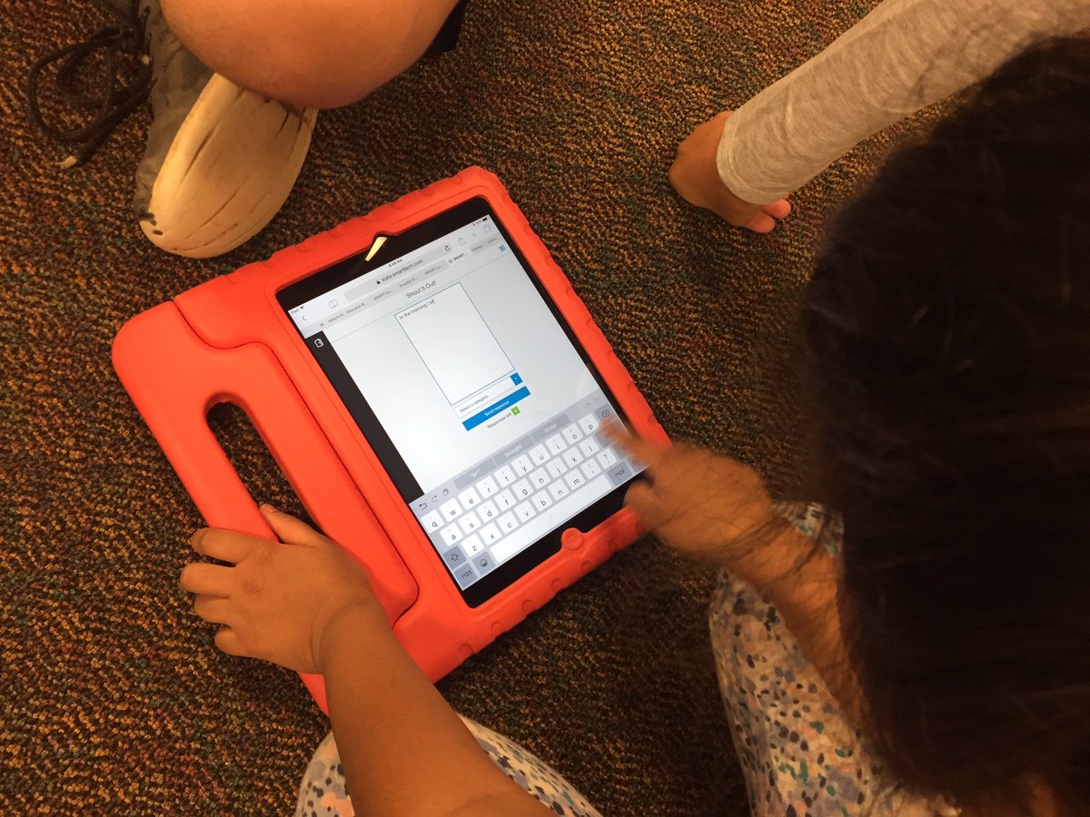 dcampamom's tweet photo. Tech buddies! We LOVE it! #shoutout #techbuds #ilovesmart @SatterwhiteV @SommerVarljen @SMART_Tech @RRISDTech @sfloresRRISD @gregestell https://t.co/peRppEyS4T