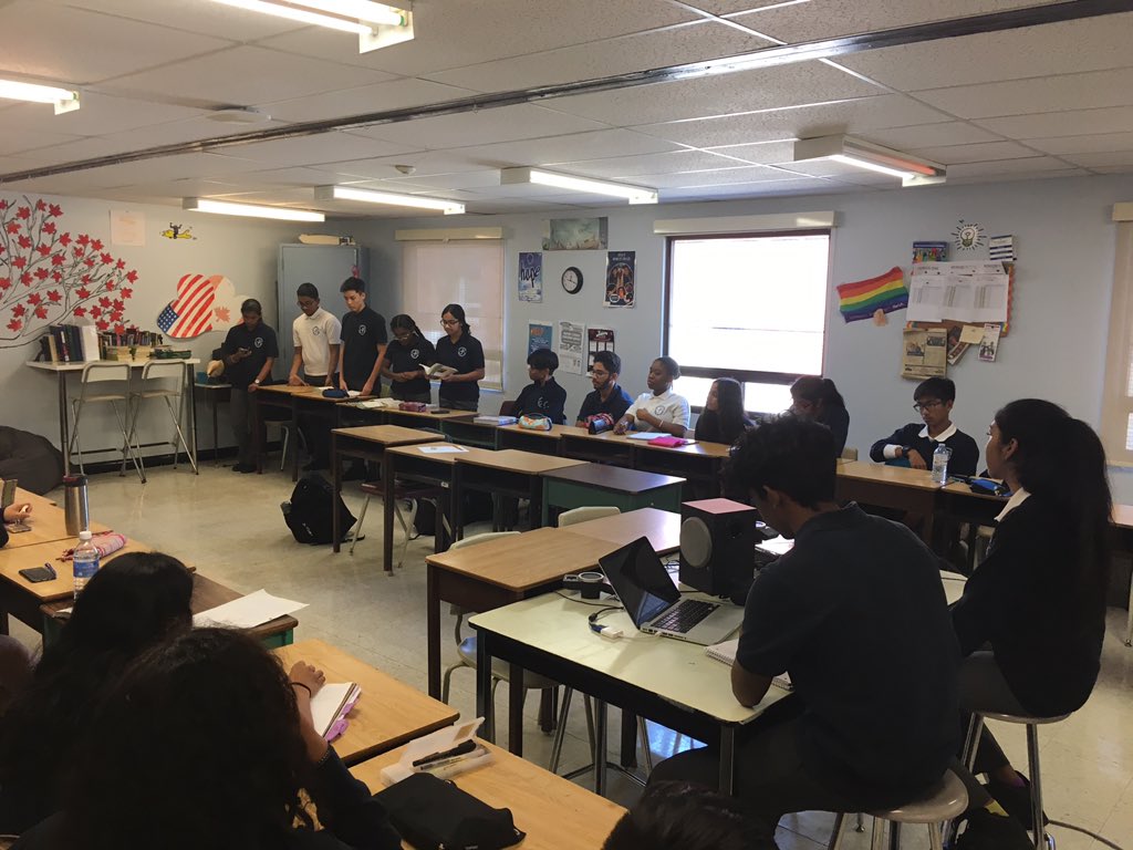 StephSilliker's tweet image. Debate Thursday! #preIBgrade10 #thinkingthinking #studentsteachingstudents