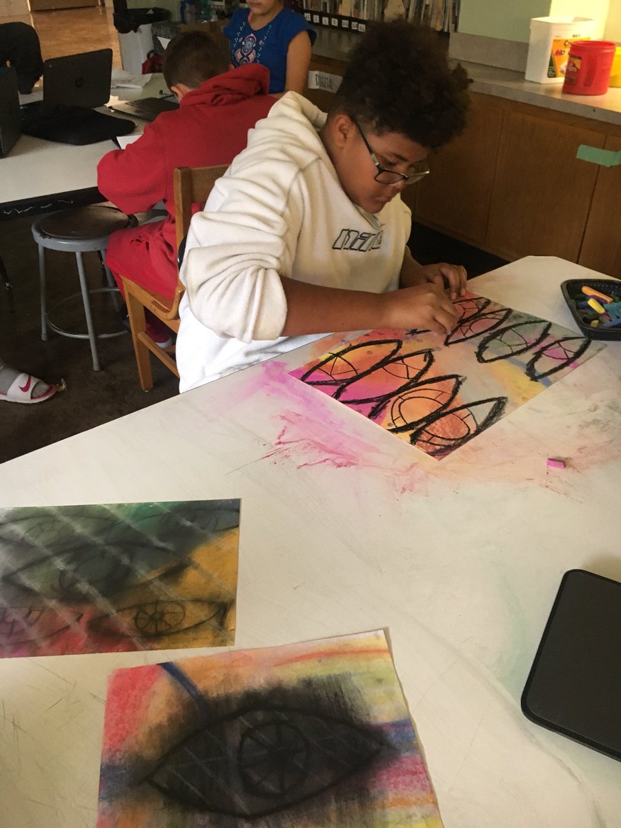 MrsLuxArt's tweet image. We are seriously getting to work in the art room for choice project 2! #TABclassroom  @JarrettTrojans #iTeachMO #processoverperfection