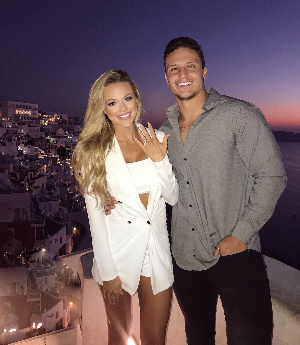 ANGIE LAYTON (AngeliaLayton) Twitter
