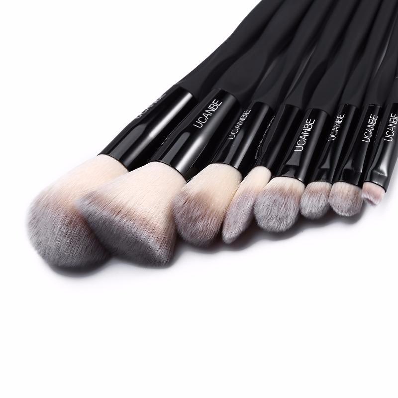 MakeupworldCo's tweet photo. Comment "I ❤️" If you adore this 8 piece Matt black brush collection. https://t.co/TtiqOLyGQE