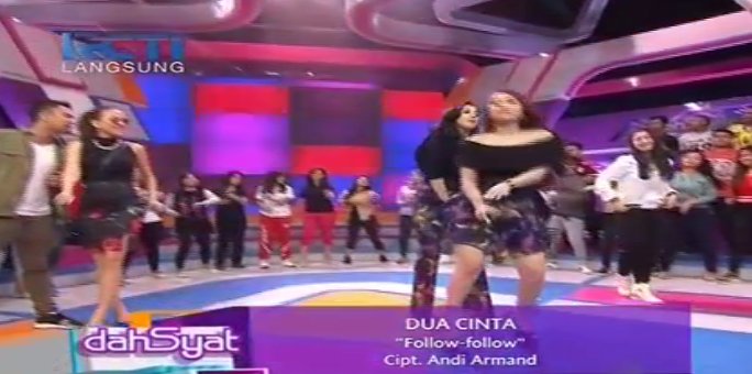 dahSyatMusik's tweet photo. Joget bareng Dua Cinta yuk dengan "Follow Follow". #JumatHaveFun https://t.co/uJaF4cyfMM