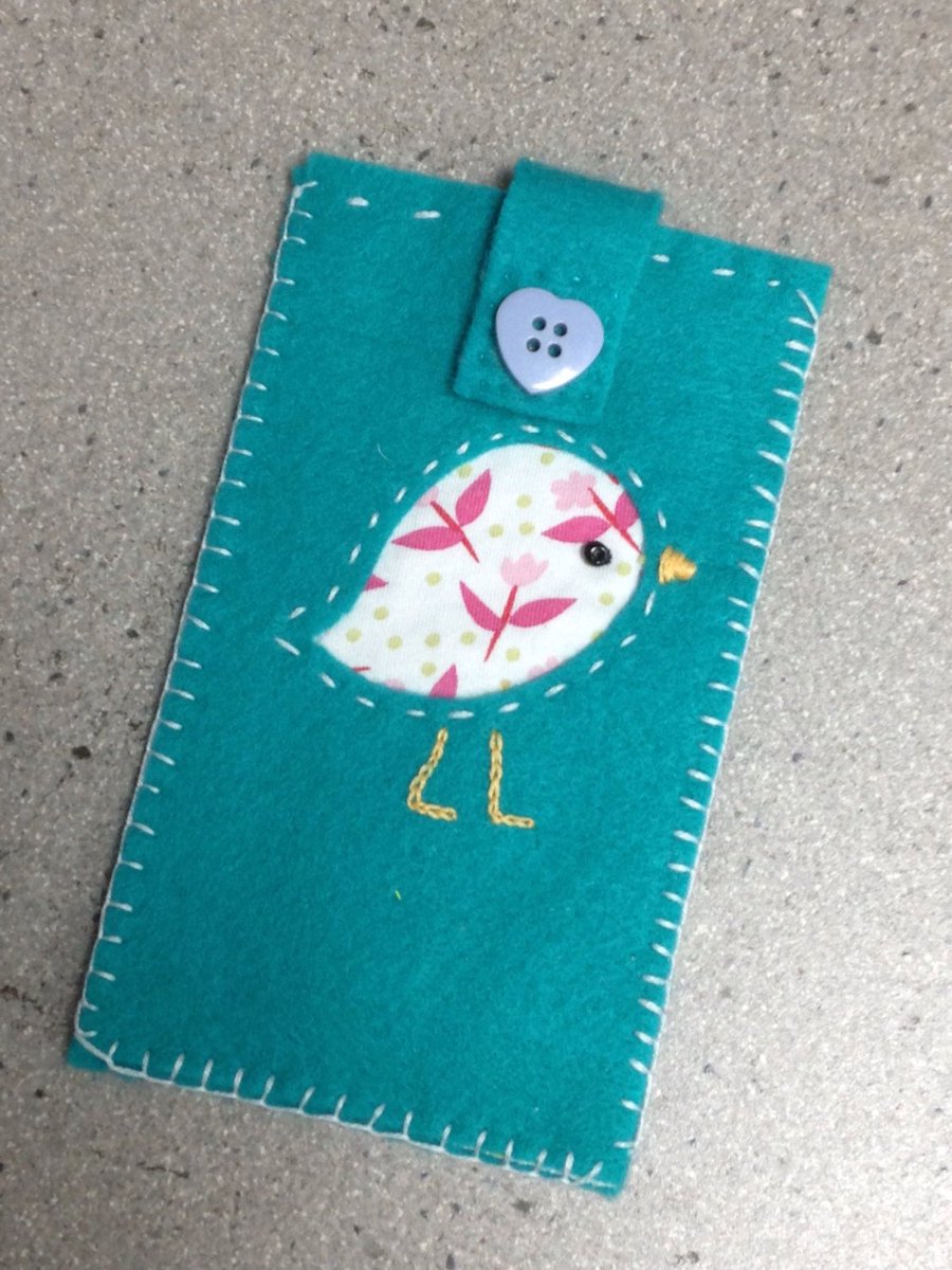 ShabbySheUK's tweet photo. Folk bird phonecase, Turquoise iPhone sleeve, Mobile Phone cosy,… https://t.co/VtAAMLLar4 #upcycle #MobilePhoneCover https://t.co/tBaLgrayZv