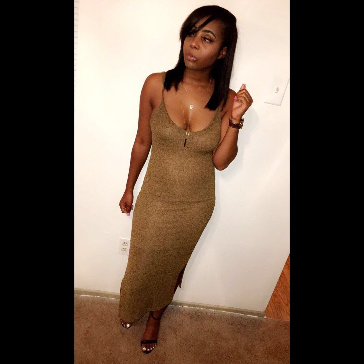 thatsEmaray's tweet photo. Breaking Hearts, Breaking Necks..... #GirlsYousAKilla #Swipe⬅️ #ThirstyThursdays 👀🤤😏🍯 https://t.co/ikpFHLM1Bg