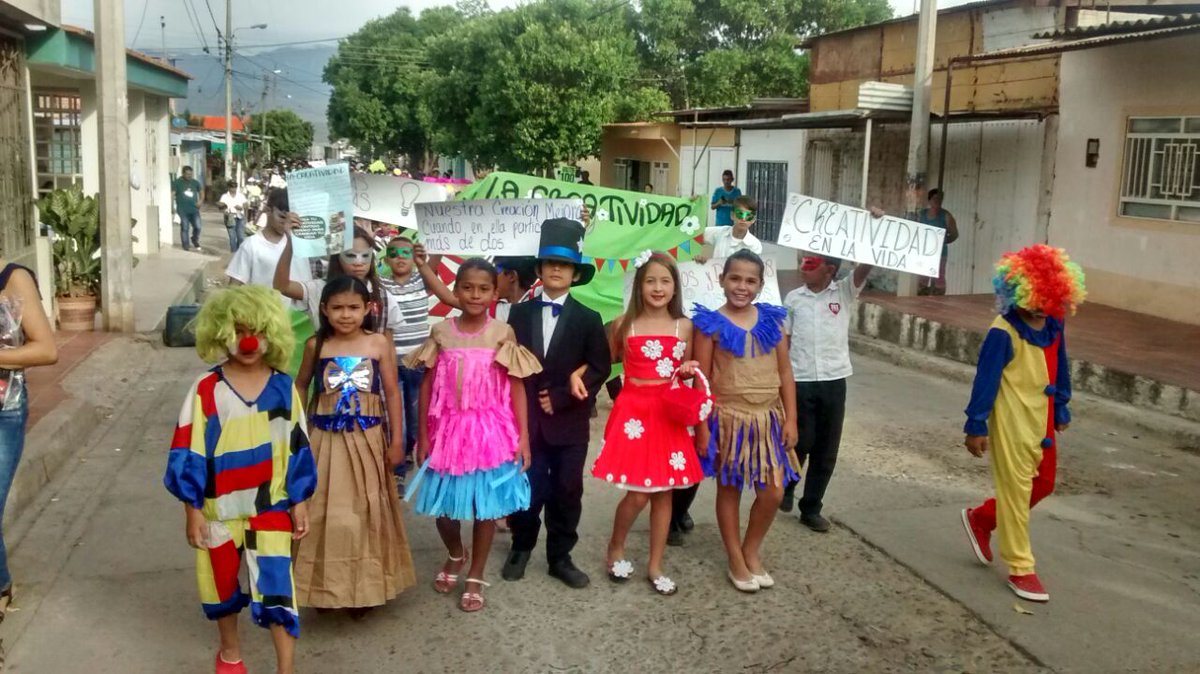 iemdps's tweet photo. Jornada CCPV -Estudiantes invitan a la comunidad a mejorar las Relaciones Interpersonales para construir un mejor Gen Ciudadano #ActivaTuGen https://t.co/aPBCF8h6eo