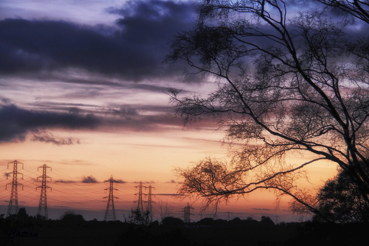 Cattan2011's tweet photo. Fragile Earth - a well painted show in the Gentleshaw, England #landscapephotography #Gentleshaw #travelophotography #NaturePhotography https://t.co/U3ufy1R22M
