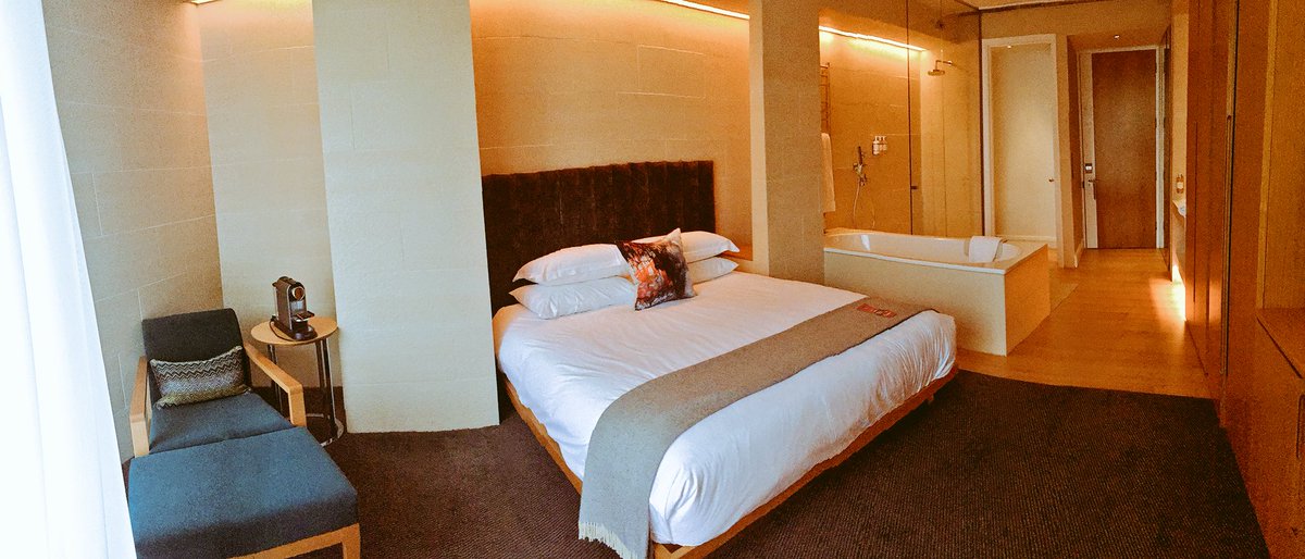 zarzargoodwin's tweet photo. Goodnight Cheltenham #malmaison https://t.co/JbZMpRaZaQ