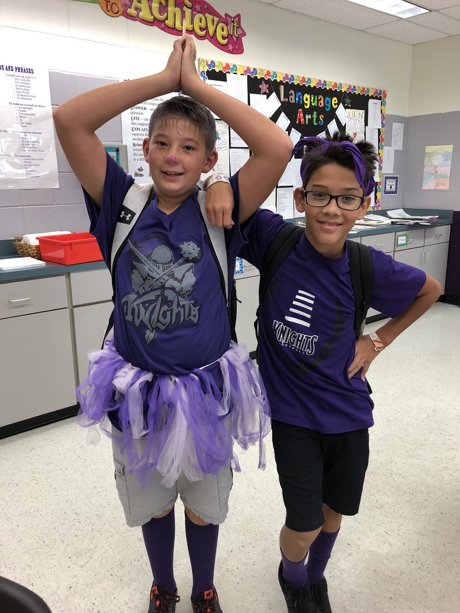 Kathy_Kup's tweet photo. The purple team showed their spirit today!! 💜#WeAreRoyal #Purpleteamrocks @Royalmurph_RRMS https://t.co/LzSqLLmXUD