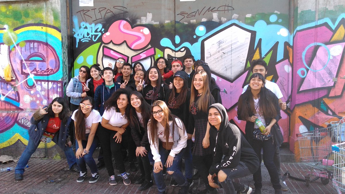 KariAncatrio's tweet photo. #MasQueUnaSala me los llevé a #lavegatvn a aprender un poco de lenguaje y sociedad!! Fue lo máximo!!! https://t.co/bqDU12yTei