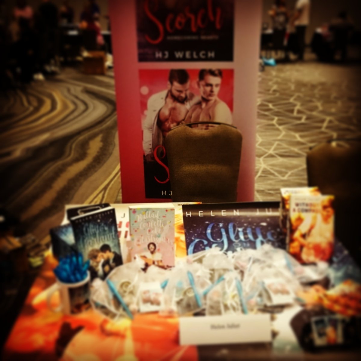 helenjwrites's tweet photo. It's been a brilliant day!! #gayromlit #bookbinding #authorconvention https://t.co/ssoCVHTkCK