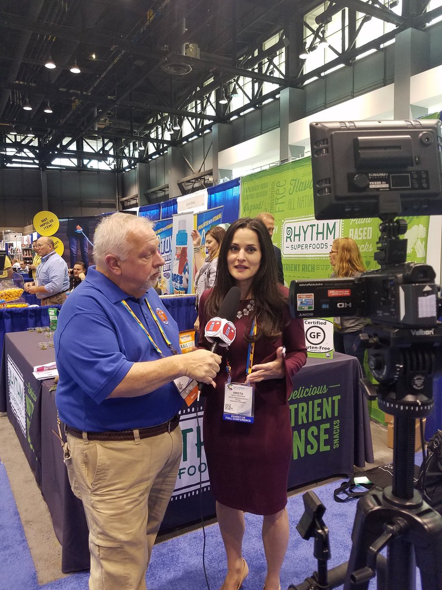 FrankBeard's tweet photo. Al from @gsgourmet talking with @Krista7Anderson about @ESSTAR_US, @RhythmSuperfood, and making the convenient choice the healthy choice 👏👍 #NACSShow @PHAnews @NACSonline https://t.co/MDl54U7FB6