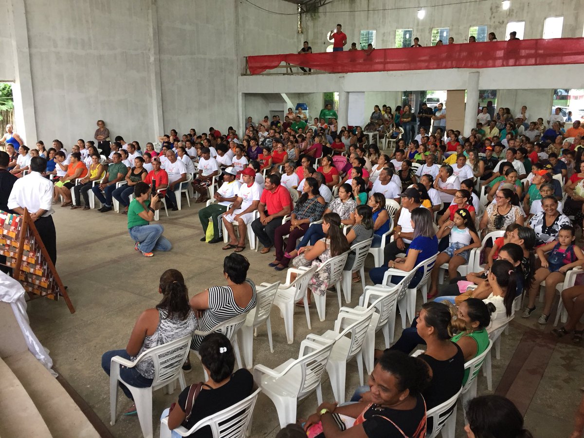 nazarearaujoac's tweet photo. Quero Ler: lançamento de 83 novas turmas, com 1073 alunos, sendo a maioria da zona rural. #QueroLer #Alfabetização #PortoAcre #NovoAcre https://t.co/zdlHqAWTcb