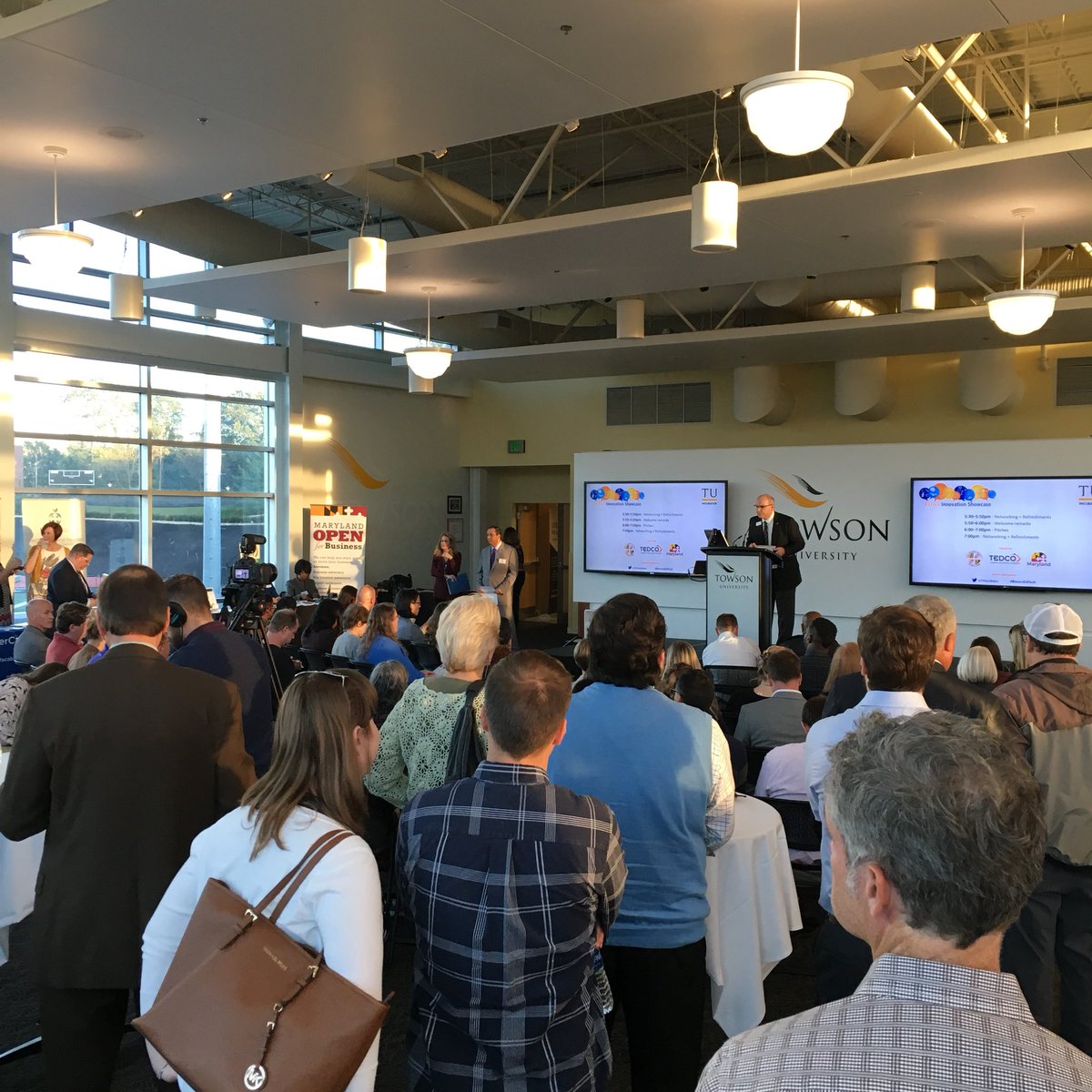 AndysheaSabco's tweet image. Excited to be hear to talk @PledgeCents at @TUincubator event. Packed house! #BmoreEdTech