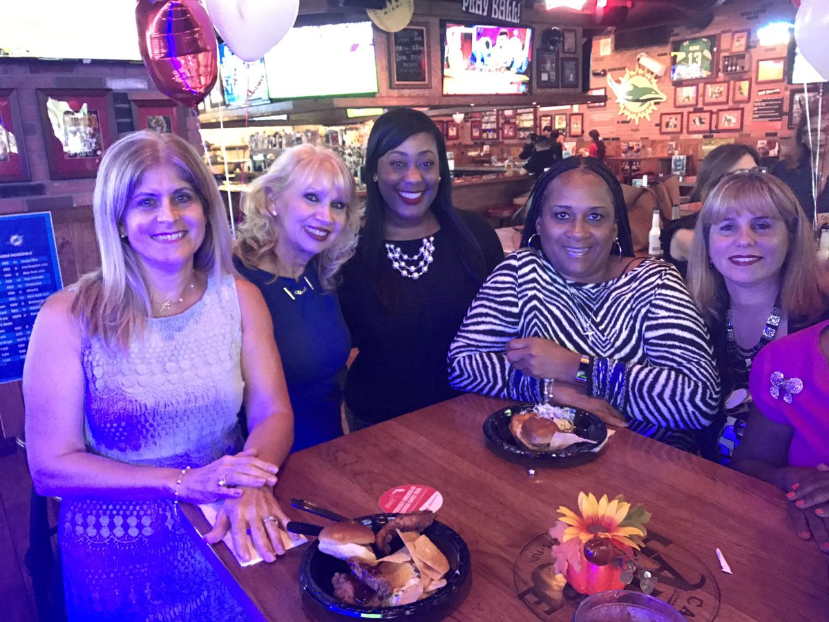MariTereMDCPS's tweet photo. Tonight I'm honoring #District6 principals at @Carolinaalehous for the work they do day in and day out! #NationalPrincipalsMonth https://t.co/NoEvytPgtH