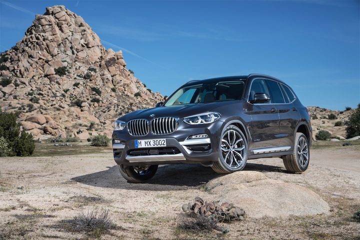 TMRnews's tweet photo. 2018 BMW X3 Overseas Preview Drive - https://t.co/SFLNPCvKtU |#BMW #x3 #2018my #Review #News #SUV https://t.co/bbMhAq90mD