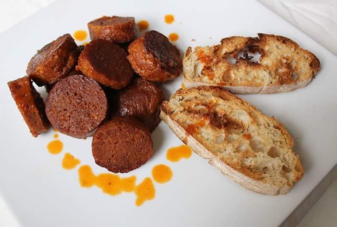 ReposteriaR's tweet photo. Chorizo,who doesn't like chorizo? that's probably thesecond most popular meatfood from spain.https://t.co/4Le2MZ9ggr https://t.co/M0XI6EEHJA