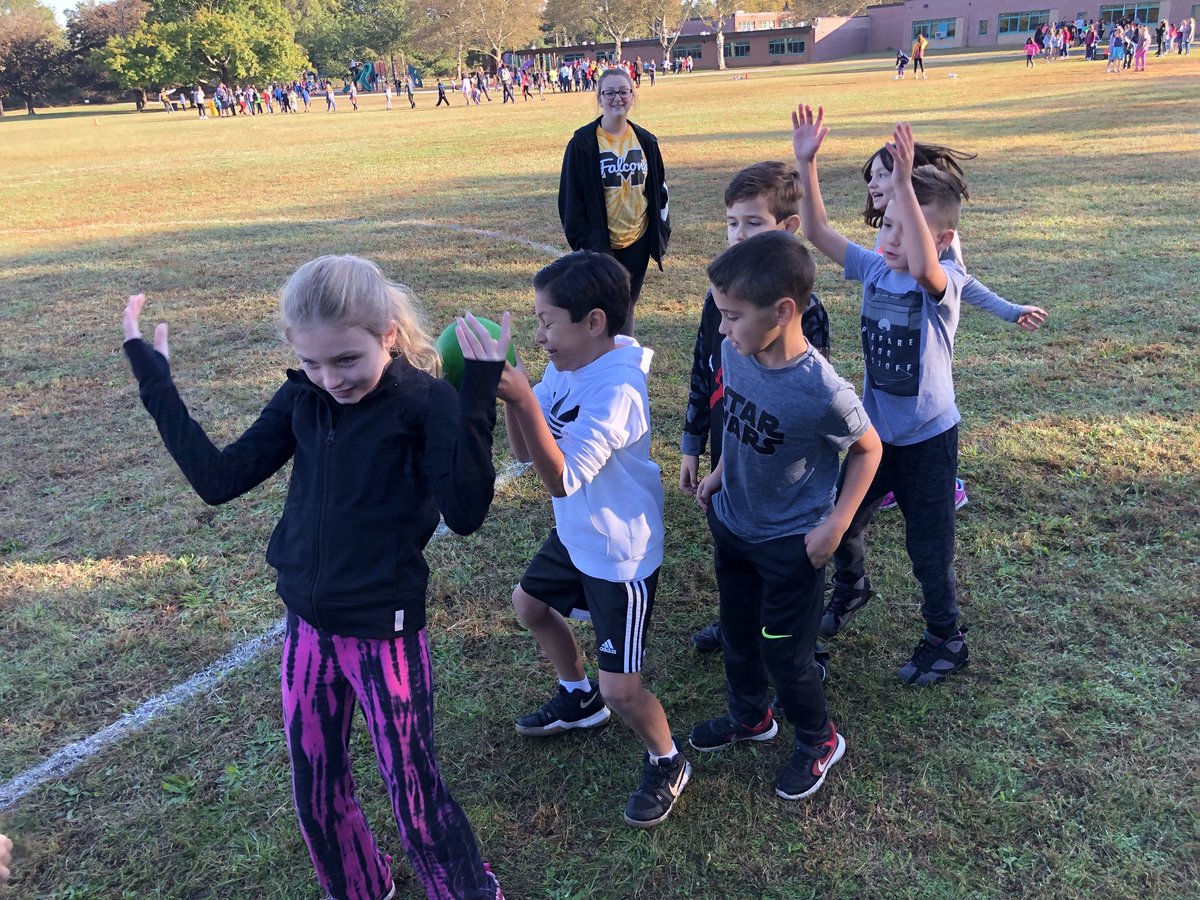 MissCraigTFMS's tweet photo. Great team work today! #SRS #FuntasticDay https://t.co/AmJwgUO6ZW