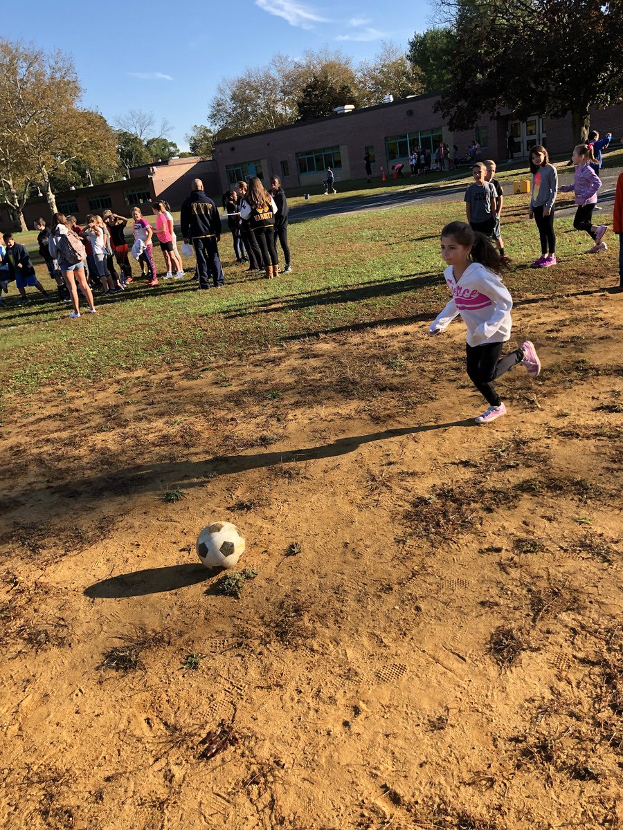 MissCraigTFMS's tweet photo. Great team work today! #SRS #FuntasticDay https://t.co/AmJwgUO6ZW