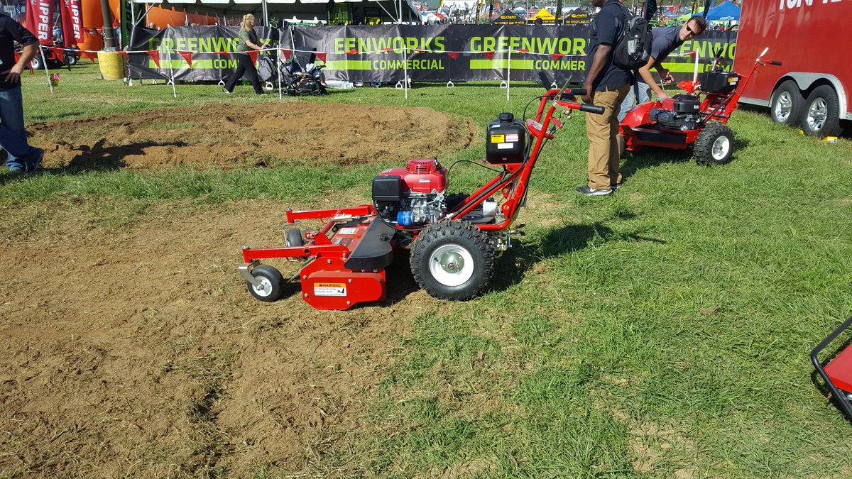 DliLandscaping's tweet photo. Checking out the latest innovations at Hardscape North America 2017.
#HNA2017
#Hultontool
#Pavertech
#Naturalstone
#Unilock
#SiteOne https://t.co/1SvYEP0A6N