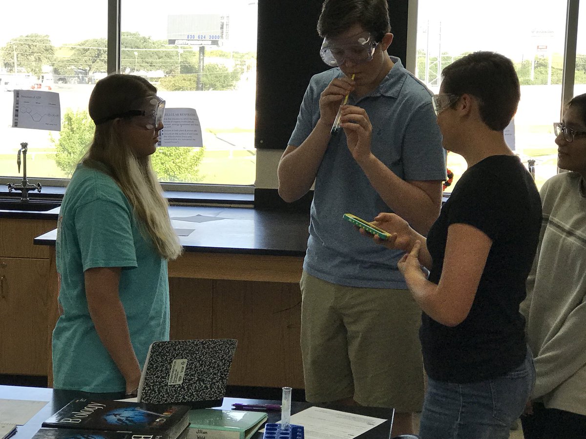 StrauchRJ's tweet photo. Had a fun day testing effects of exercise on rate of cellular respiration!! #getoutandscience @ComalScience @MrRayCHSScience @CHSNoMoARDs @ComalPhysED https://t.co/8hBY7V6huF