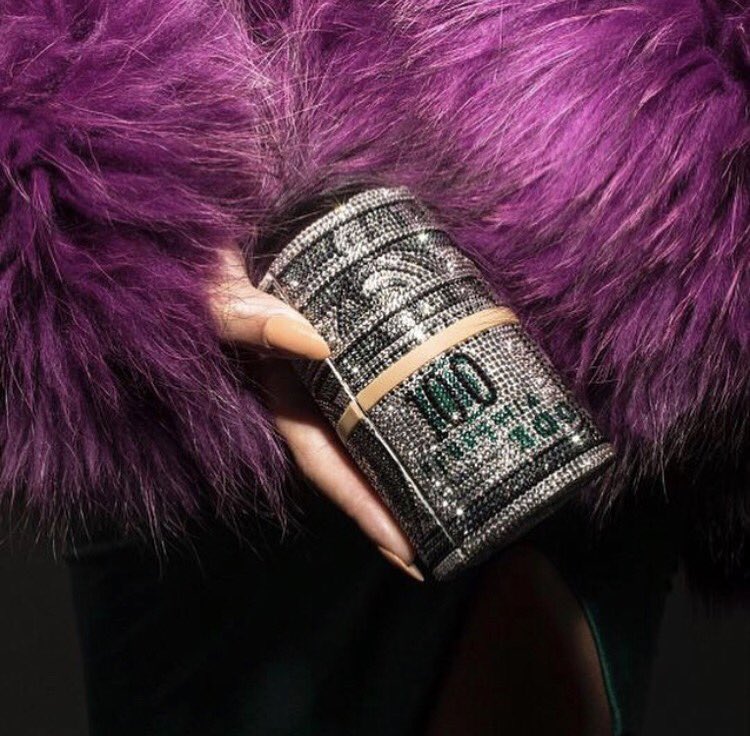 SponsoMeAwds's tweet photo. #bagcrush #alexandrawang https://t.co/nX0QklLrmB