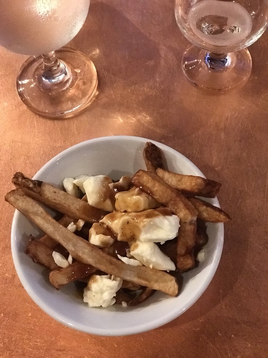 TourRoanoke's tweet photo. #GFTC17 in Montreal was great! History, beer &amp; poutine! https://t.co/3XzzZy1Sst