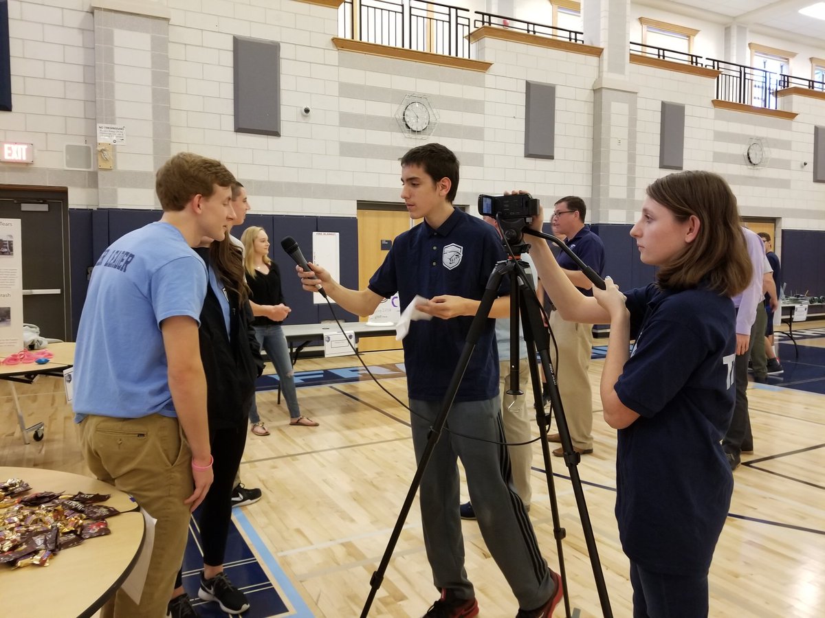 FranklinPSart's tweet photo. TV crew on hand! Robotics and Yearbook, too! https://t.co/jeawvYTrZS